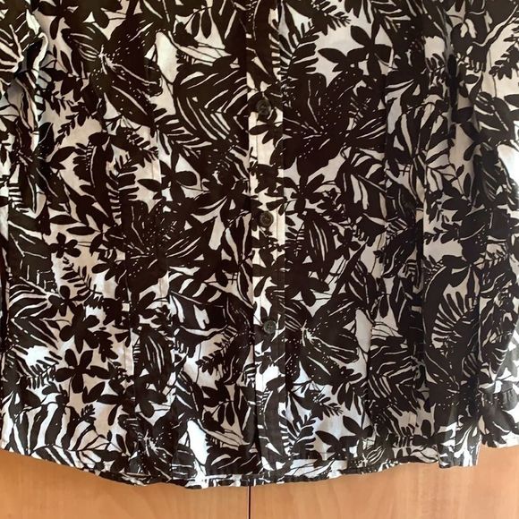 Liz Claiborne Button down 1/2 sleeve shirt brown - Picture 3 of 10